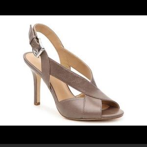 MICHAEL KORS: Becky Strappy Heel 9.5 M **BUT FITS LIKE A 9M